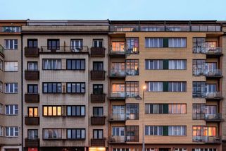 20 let platili příspěvky do fondu oprav, přesto dům neměl peníze ani na základní údržbu a chátral